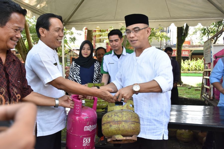 Hari Pertama, Tiga Kepala SKPD Tukar Tabung LPG 3 Kg ke Bright Gas